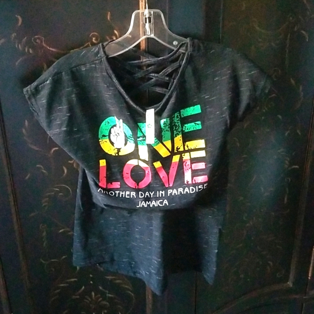 Show Off Clothing Jamaica Graphic Top One Love Size S